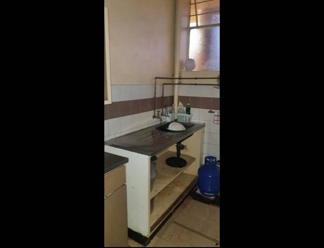 1 BEDROOM APARTMENT FOR SALE IN KEMPTON PARK WEST